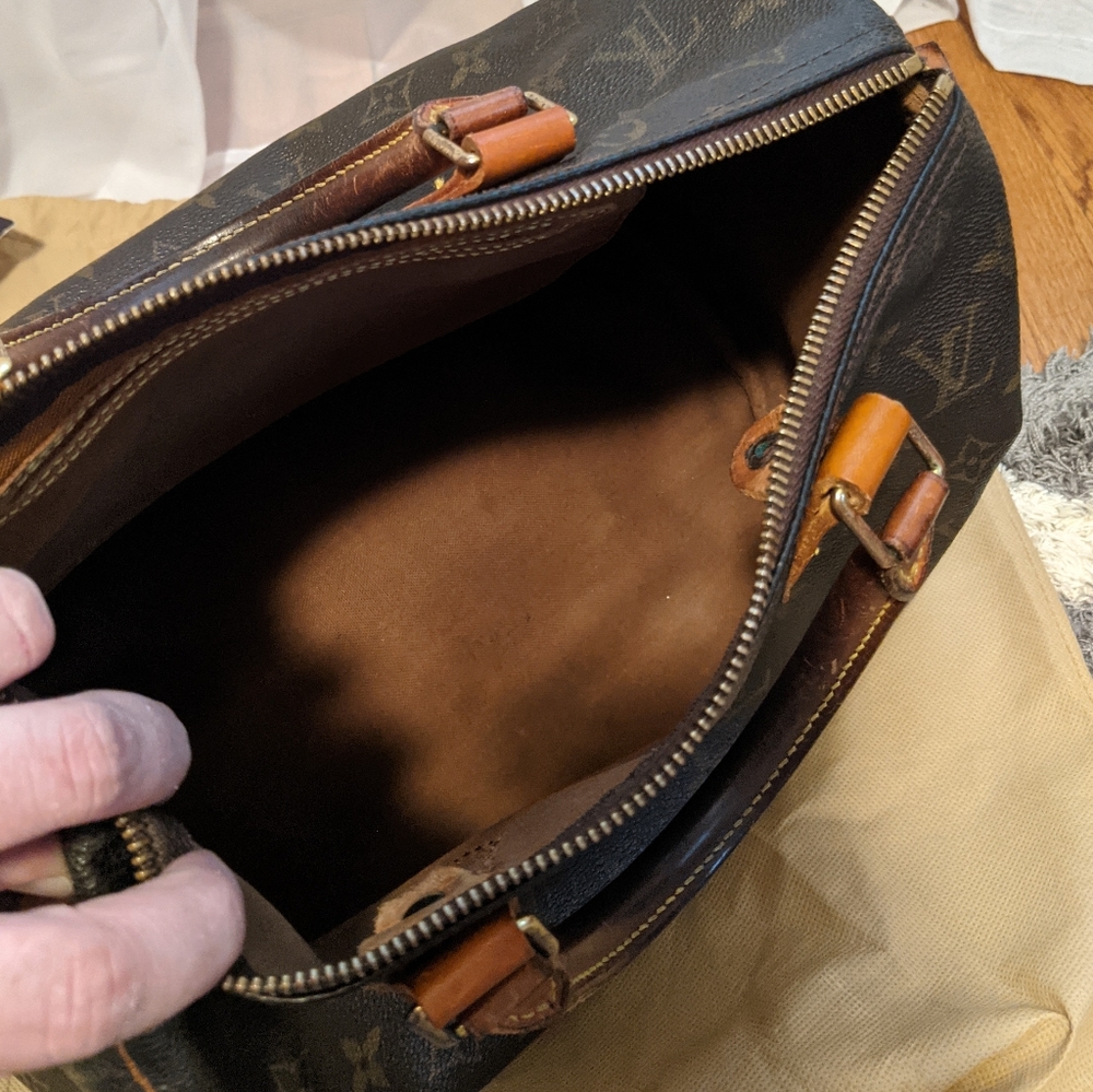 Authentic Louis Vuitton | Speedy 30 Bag | Monogram - Picture 9 of 16